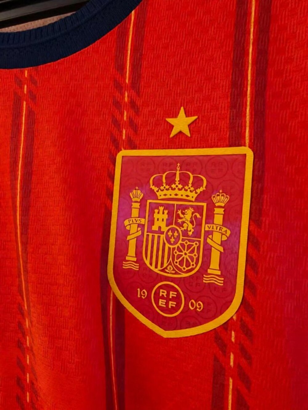Spain National Team Home Soccer Jersey Red Climacool Blank Back - Picture 3 of 4